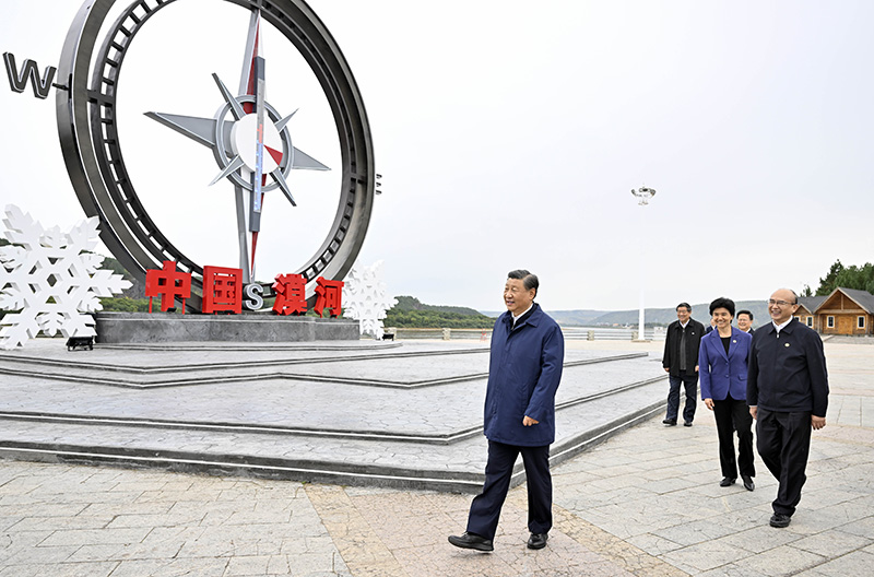 9月6日至8日，中共中央總書記、國(guó)家主席、中央軍委主席習(xí)近平在黑龍江考察。這是6日下午，習(xí)近平在大興安嶺地區(qū)漠河市北極村考察。